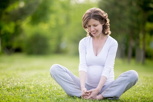 5 powerful yoga poses for a healthy pregnancy